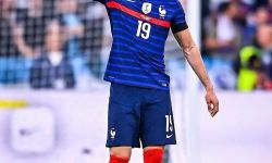 كريم بنزيما يعلن أعتزاله اللعب دولياً بعد هزيمة بلاده أمام الارجنتين